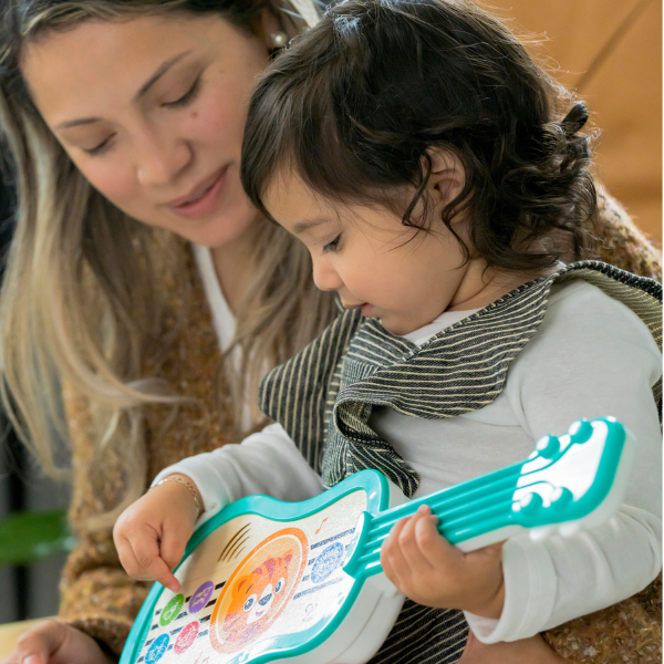 Jucărie educațională Baby Einstein „Ukulele magice”