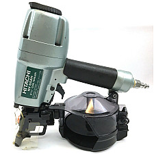 Pistol pneumatic pentru batut cuie ..