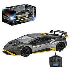 Lamborghini Huracan STO 1:18 на пульте управления