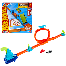 Игровой набор Hot Wheels "Игровой трек с петлёй"