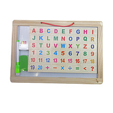 Tabla din lemn cu accesorii..