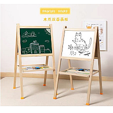 Tabla din lemn cu accesorii..