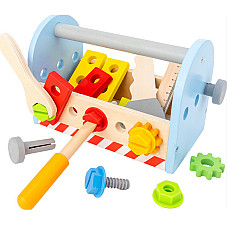 Набор инструментов из дерева..