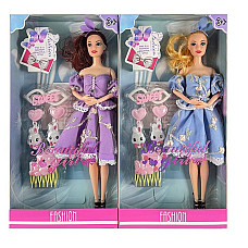 Кукла с аксессуарами..