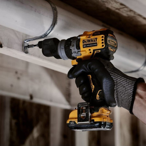 Аккумуляторная дрель-шуруповерт DeWALT DCD703NT