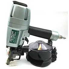 Pistol pneumatic pentru batut cuie ..