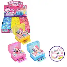 Сундук с удивительными украшениями ..