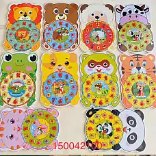 Деревянные часы в ассортименте..