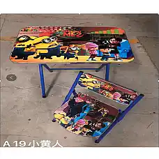 Стол со стулом..