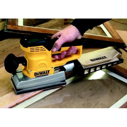 Вибрационная шлифмашина DeWALT D26422