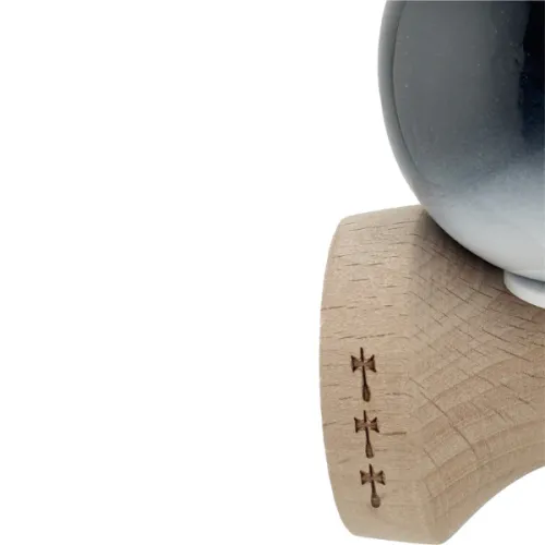 "Kendama Super Sticky X Original", металлический подшипник, веревка 62/65 см, King size 7.5 x 6 x 18 см , "Инь-Янь" глянцевая