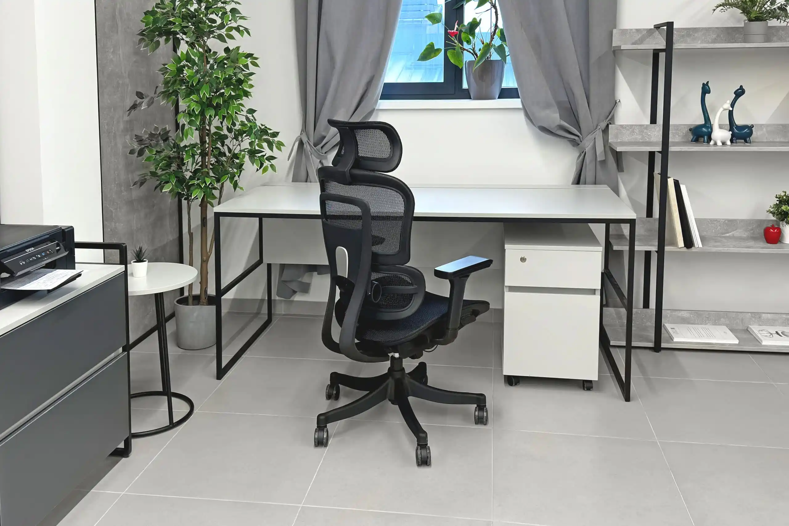 Кресло для офиса EMBER Black