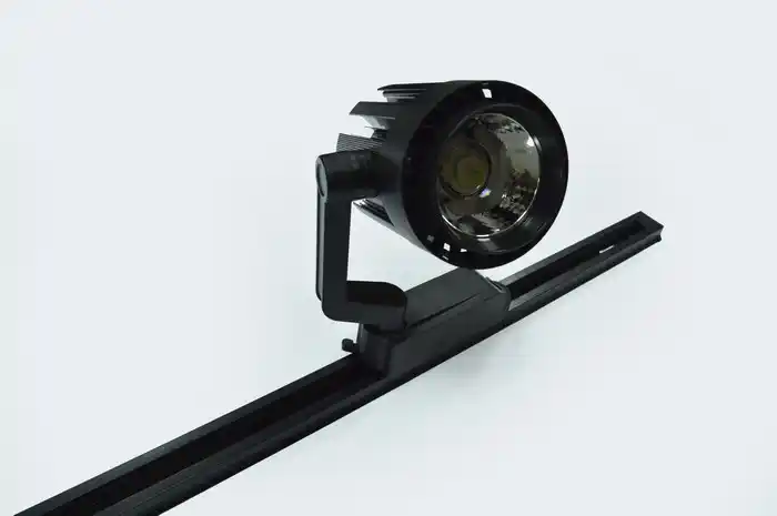 PILA, 220 B, 30 Вт, Черный, Алюминий, COB, Шина, Белый/Холодный 6500 К, 90*134*199 мм