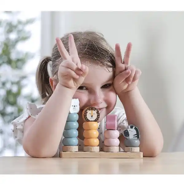 Деревянный сортер-пирамидка "Зверята"