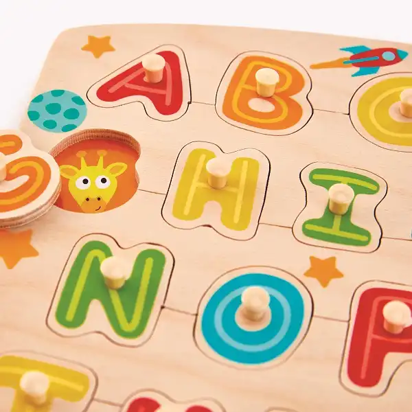 Puzzle din lemn cu buton „Alfabet”
