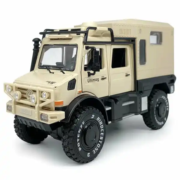 1:32 Mercedes-Benz-Unimog инерционный (свет, звук)