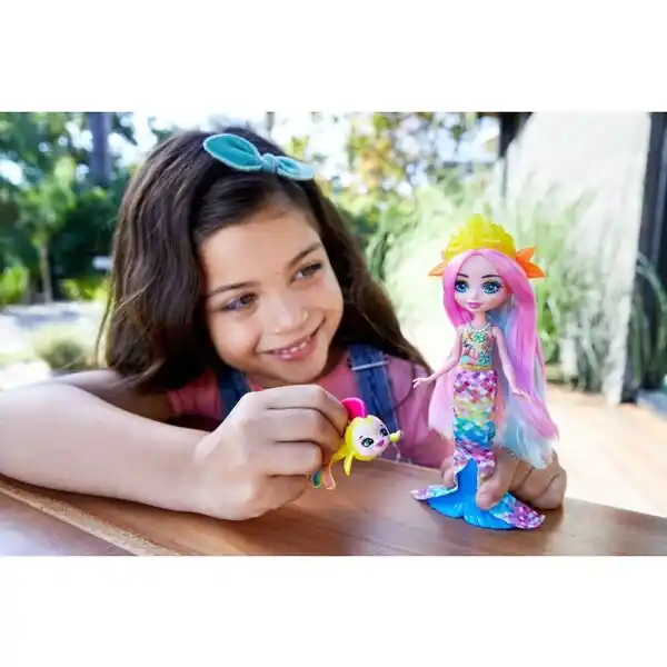 Păpușa Enchantimals “Rainey Rainbow Fish & Flo”