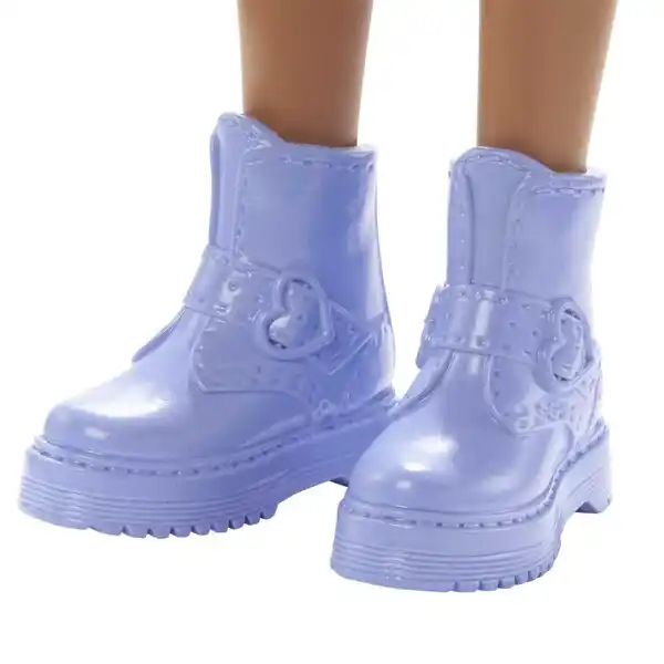 Papușa Barbie “Fashionista cu părul  negru și rochie cu graffiti”