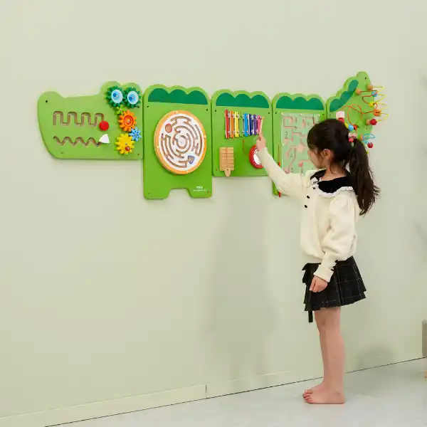 Бизиборд (настенный) «Крокодил»