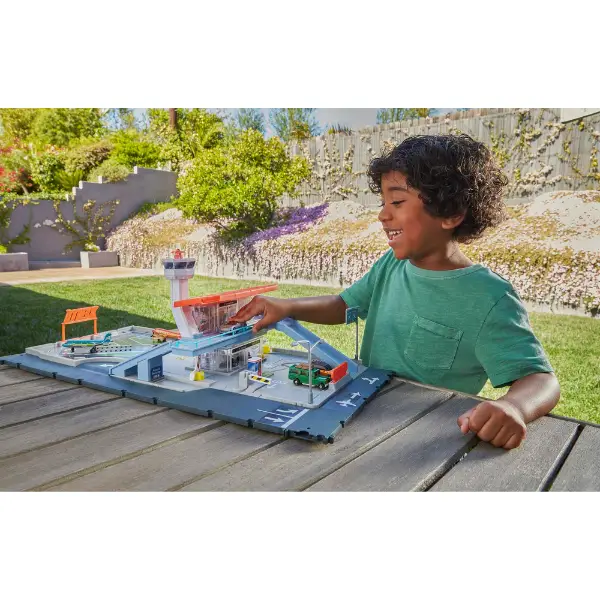 Hot Wheels Set “Aventura în aeroport” Matchbox