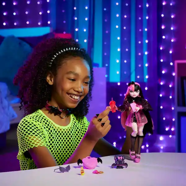 Set de joc Monster High “Draculaura și Contele Fabulous”, cu accesorii