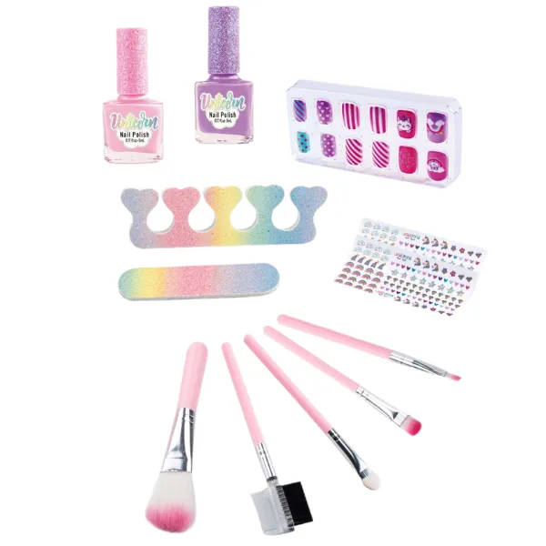 Geantă cosmetică cu set de machiaj și manichiură
