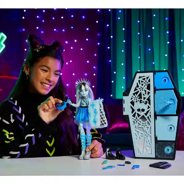 Set de joc Monster High “Frankie Stein și secrete din șifonier”, cu accesorii