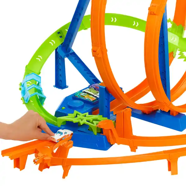 Hot Wheels трек “Гигантская петля с безумными столкновениями”
