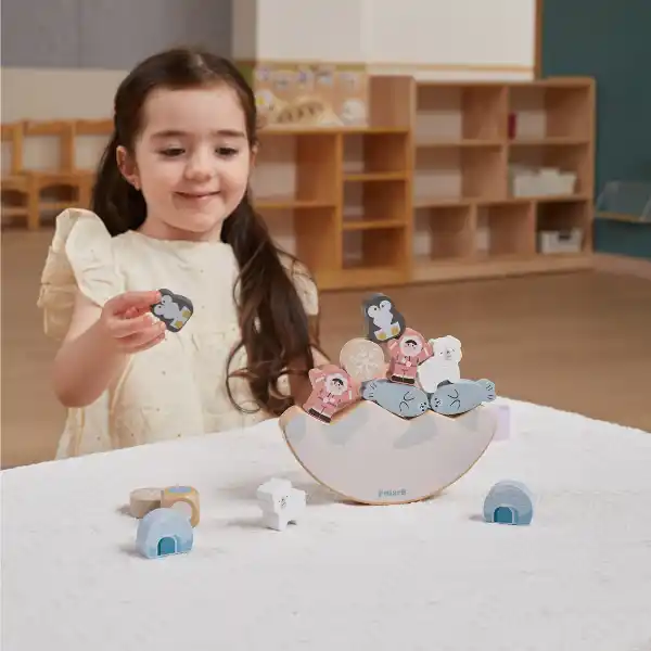 Joc de masă de echilibru și dezvoltare „Animale arctice”