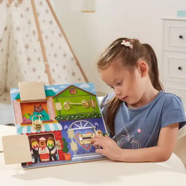 Бизиборд (настенный) "Открой-закрой замочки"