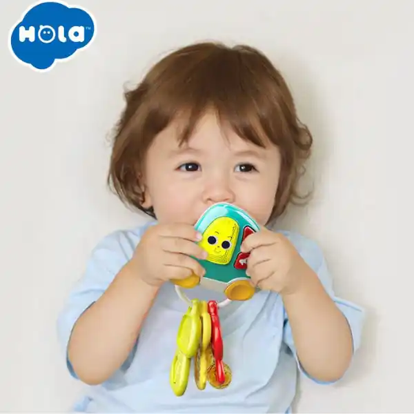 Музыкальная погремушка "Машинка с ключиками" с подсветкой и звуками