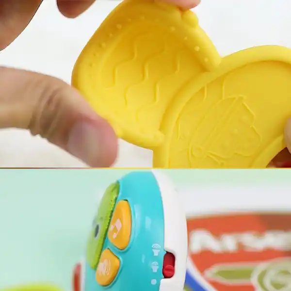 Музыкальная погремушка "Машинка с ключиками" с подсветкой и звуками