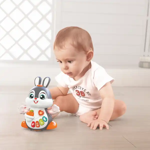 Интерактивная игрушка "Танцующий кролик" с музыкой и светом