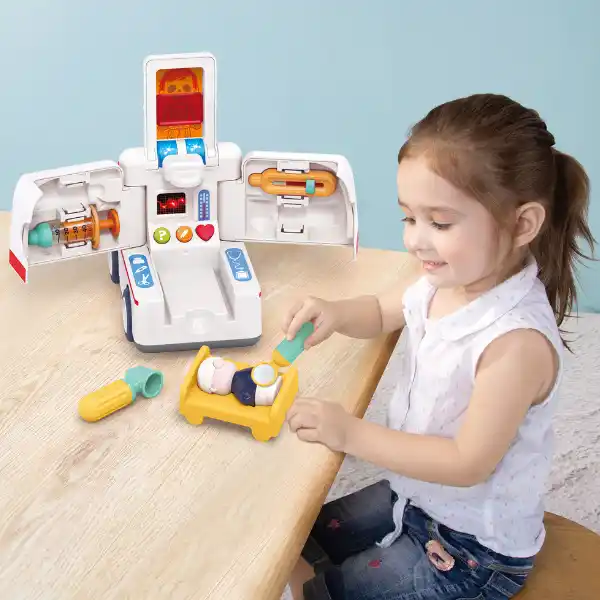 Masinuta „Ambulanta” cu efecte luminoase și sonore