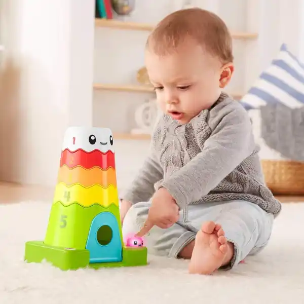 Piramida „Muntele magic” cu lumini si sunete