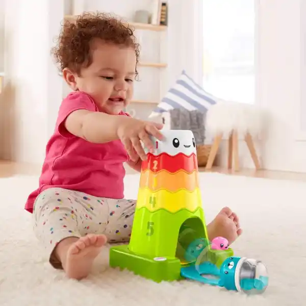 Piramida „Muntele magic” cu lumini si sunete