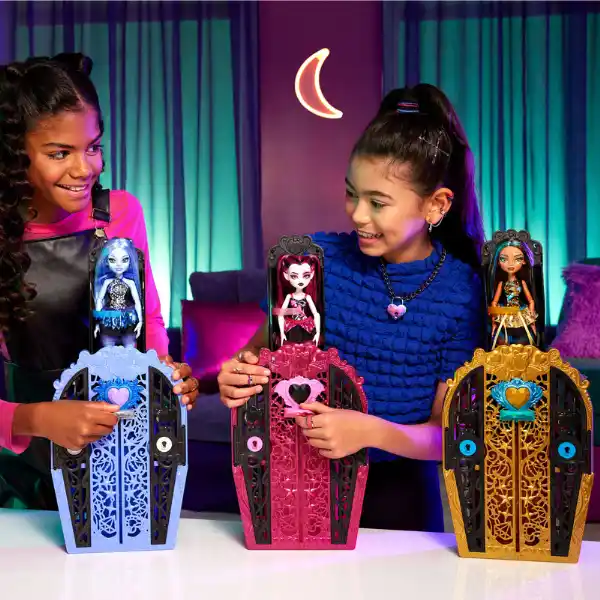 Set de joc Monster High „Cleo de Nile cu șifonier”, cu accesorii