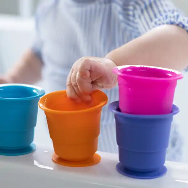 Fat Brain Игровой набор «Стаканчики с присосками»