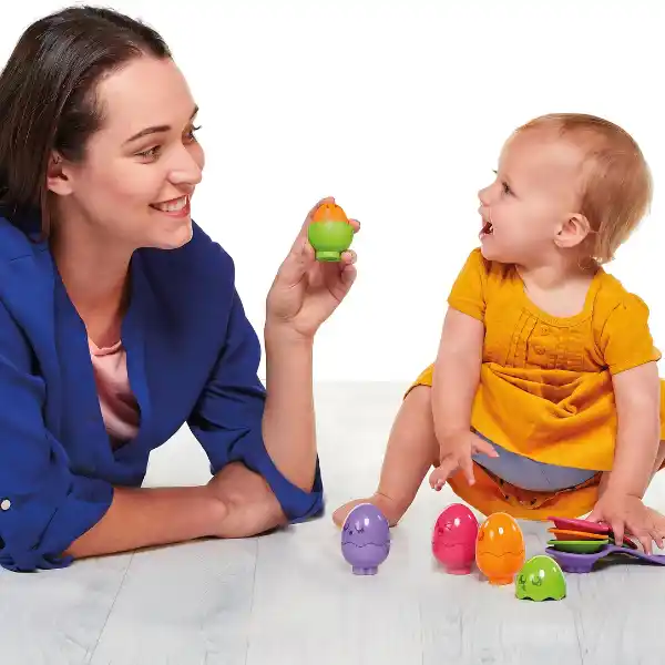 Развивающая игрушка Tomy — Яркие яйца с ложками
