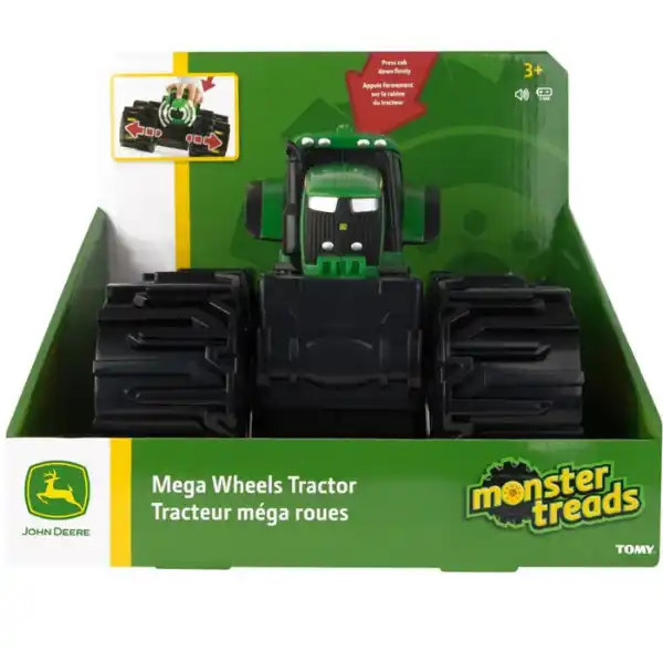 Трактор с большими колесами John Deere