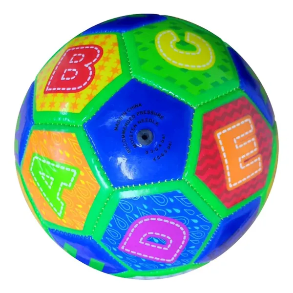 Minge de fotbal cu cifre și litere
