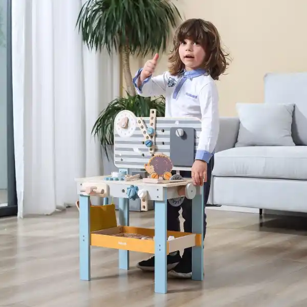 Set din lemn „Masa de lucru cu unelte”