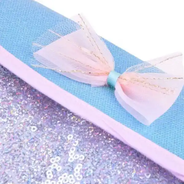 Set de joc: păpușa Emily cu accesorii + geanta pentru copii