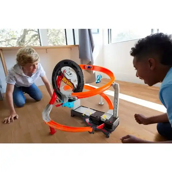 Hot Wheels Игровой набор Гонки в шиномонтажной