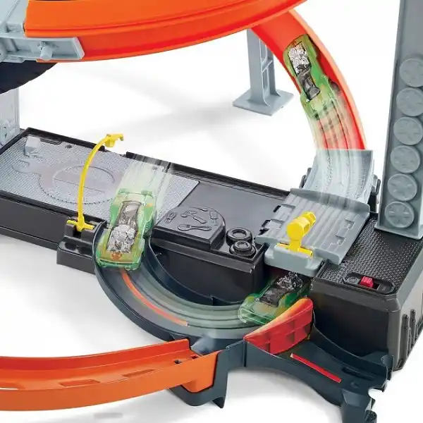 Hot Wheels Игровой набор Гонки в шиномонтажной