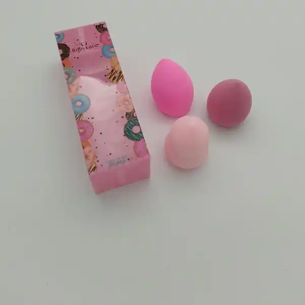 Set de burete pentru machiaj colorat diferit (3 piese) (01-28)