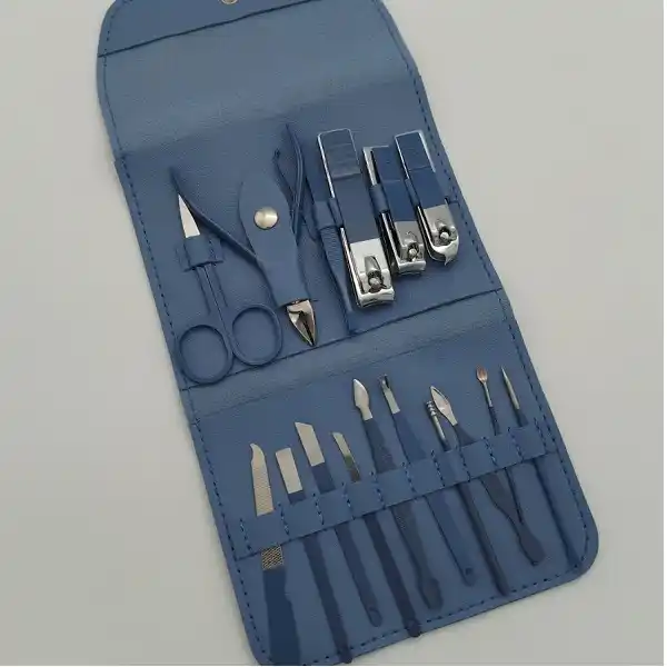 Set manichiura in portmoneu (16 piese) (01-11)