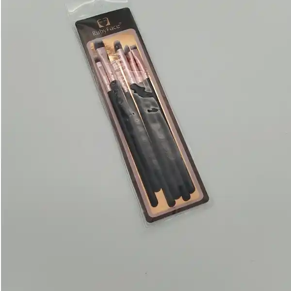 Cumpara  Cosmetica - Набор кистей для простого макияжа 6 шт. (01-5..