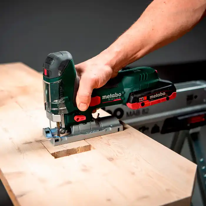 Ferăstrău cu acumulator Metabo ST 18 LT 130 BL (601054840)