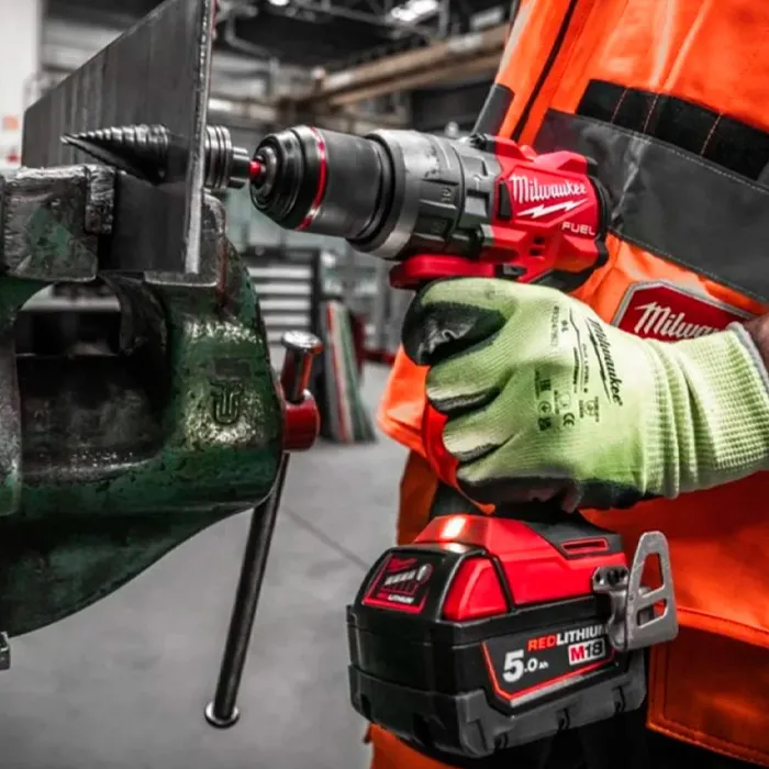 Masina de gaurit si insurubat cu impact Milwaukee M18 FPD3100P-502P (4933498240)